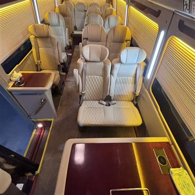 丰田考斯特16座 会议包车 商务接送