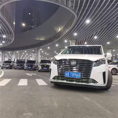 新款别克商务车型 7座