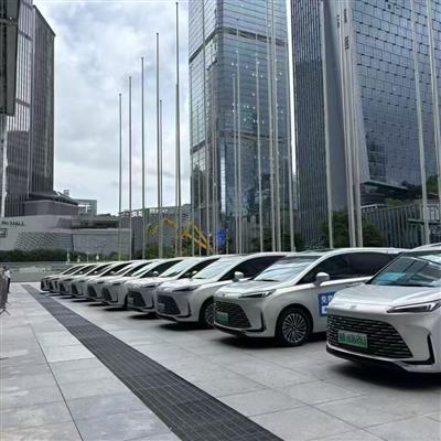 新款别克商务车型 7座